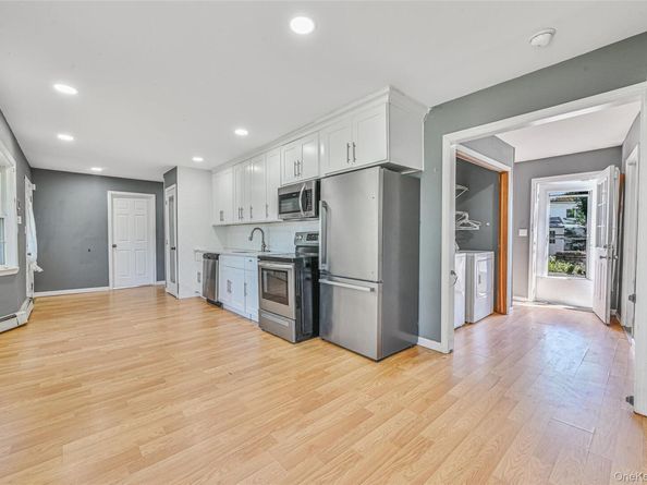 19 Griddle Lane, Levittown NY 11756