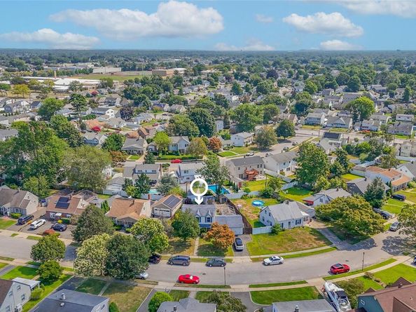19 Griddle Lane, Levittown NY 11756