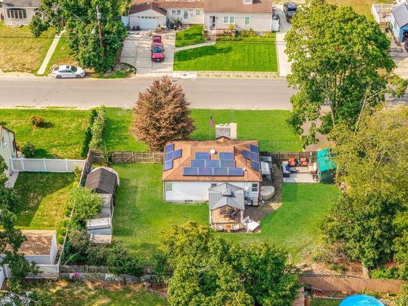 30 Oakdale Avenue, Central Islip NY 11722