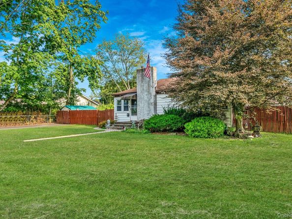 30 Oakdale Avenue, Central Islip NY 11722