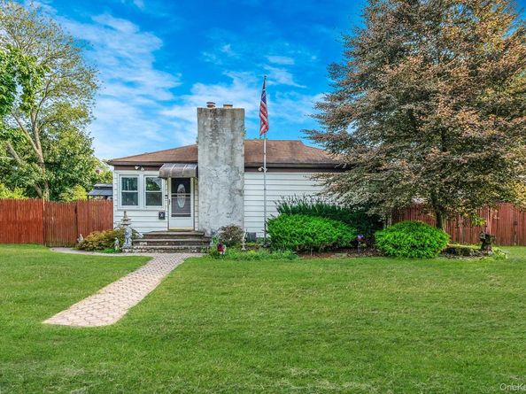 30 Oakdale Avenue, Central Islip NY 11722