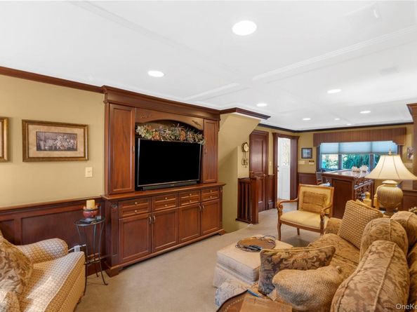 14 Jane Drive, Old Bethpage NY 11804