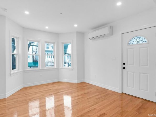 25 Walnut Street, New Rochelle NY 10801