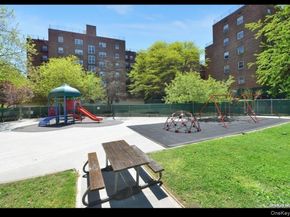139-15 83rd Avenue 431, Briarwood NY 11435