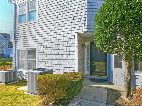 104 Lakebridge Drive N, Kings Park NY 11754