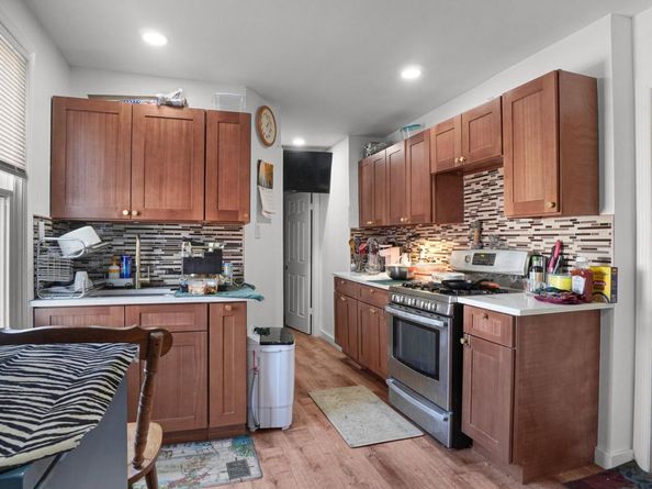 364 Ashburton Avenue A, Yonkers NY 10701