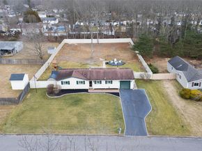 167 8th Avenue, Holtsville NY 11742