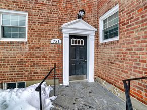 751 N Broadway 2D, Hastings-on-Hudson NY 10706