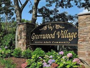 16 Village Circle E, Manorville NY 11949