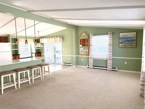 16 Village Circle E, Manorville NY 11949