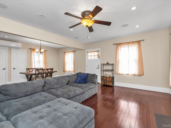 3080 Roxbury Road, Oceanside NY 11572