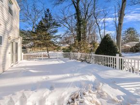 21 Valleywood Drive, Huntington Station NY 11746