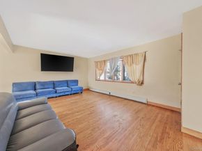 21 Valleywood Drive, Huntington Station NY 11746
