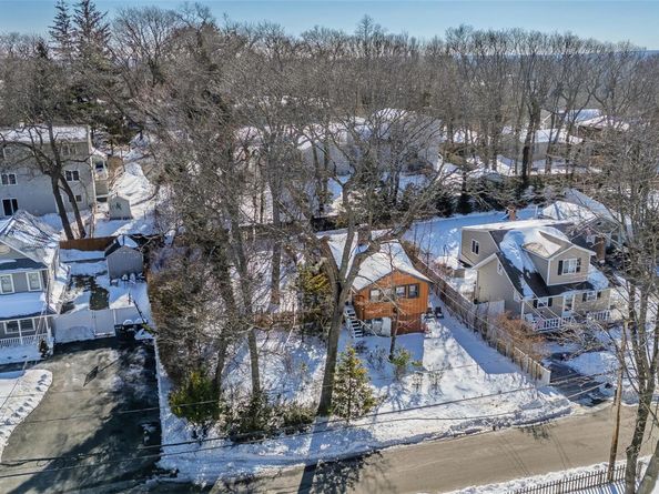 40 Hawthorne Road, Rocky Point NY 11778