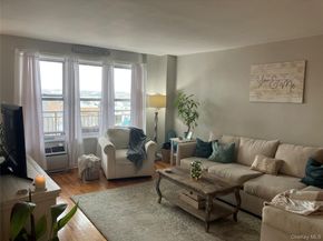 855 E Broadway 3F, Long Beach NY 11561