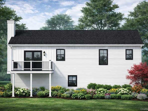 455-4 Middle Road, Riverhead NY 11901