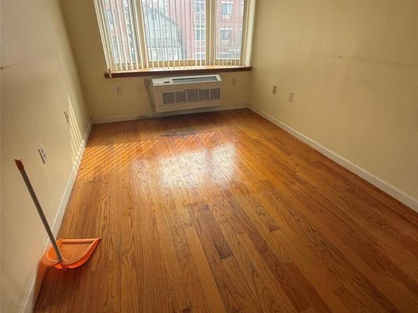 112-31 38th Avenue 3D, Corona NY 11368