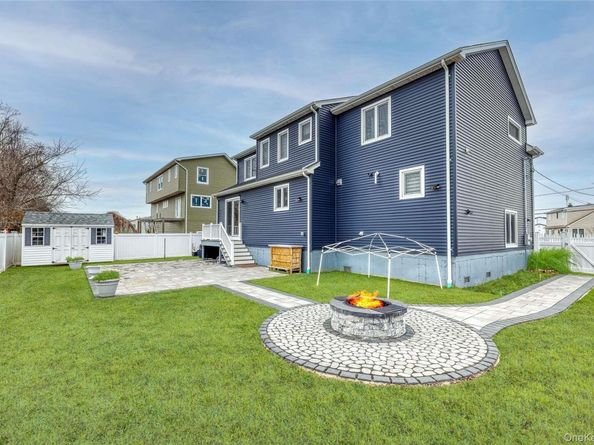 72 W Marine Avenue, Lindenhurst NY 11757