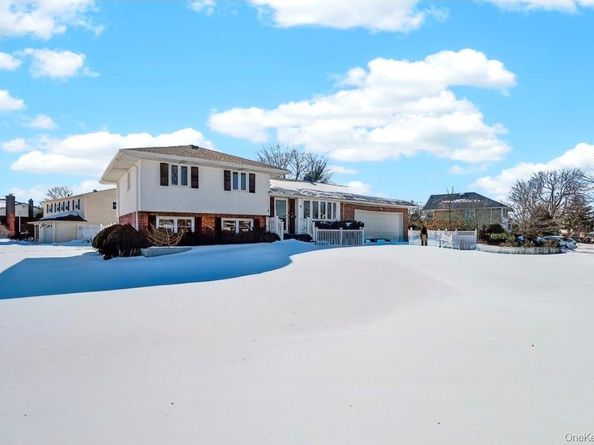 8 Whitebirch Lane, Commack NY 11725