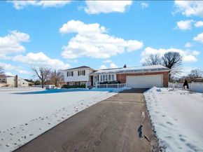 8 Whitebirch Lane, Commack NY 11725