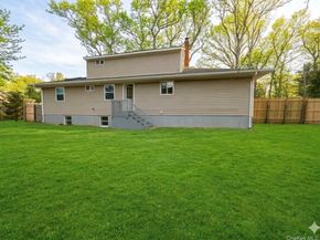 15 Gardiners Road, Sound Beach NY 11789