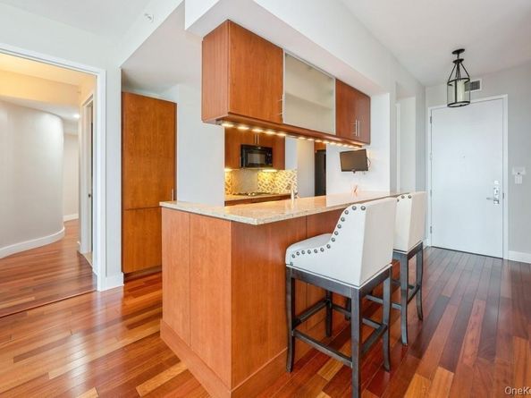 175 Huguenot Street 1604/1605, New Rochelle NY 10801