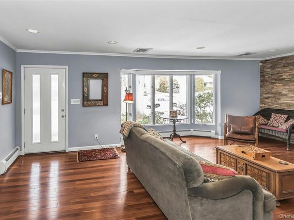 69 Bogart Avenue, Port Washington NY 11050