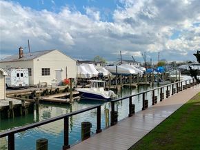 31 Anchor Street Y, Freeport NY 11520