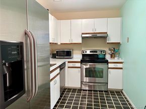 31 Anchor Street Y, Freeport NY 11520