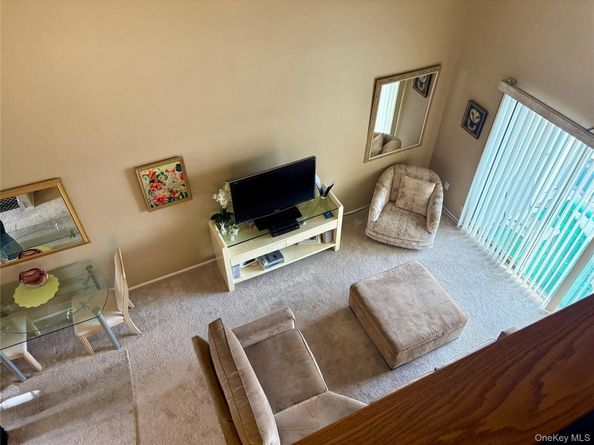 31 Anchor Street Y, Freeport NY 11520