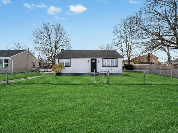 33 Silverpine Drive, Amityville NY 11701