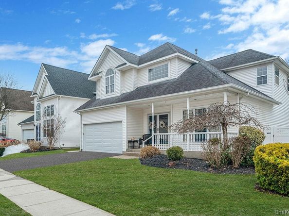 120 Cranberry Court, Melville NY 11747
