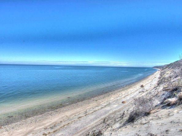 356 Oakleigh Avenue 17, Baiting Hollow NY 11933