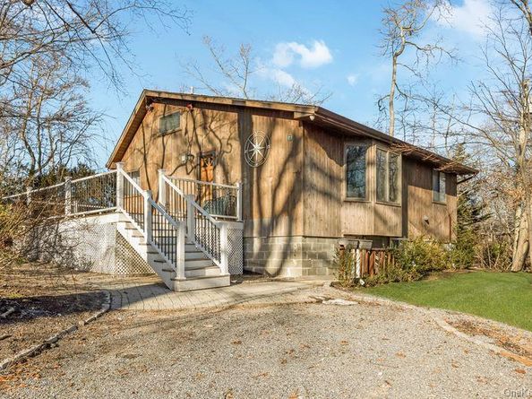 356 Oakleigh Avenue 17, Baiting Hollow NY 11933