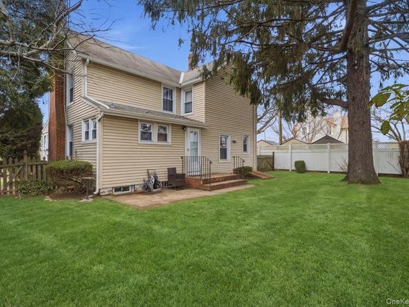2097 Washington Avenue, Seaford NY 11783