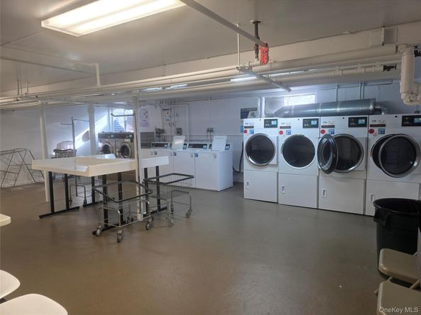 60 Jervis Avenue 60, Farmingdale NY 11735