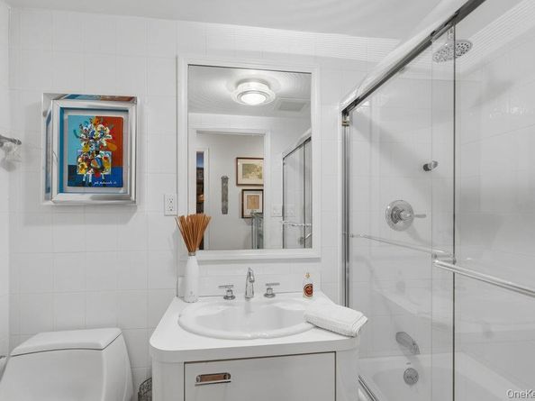 30 Stoner Avenue 1S, Great Neck NY 11021