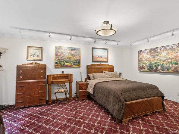 30 Stoner Avenue 1S, Great Neck NY 11021