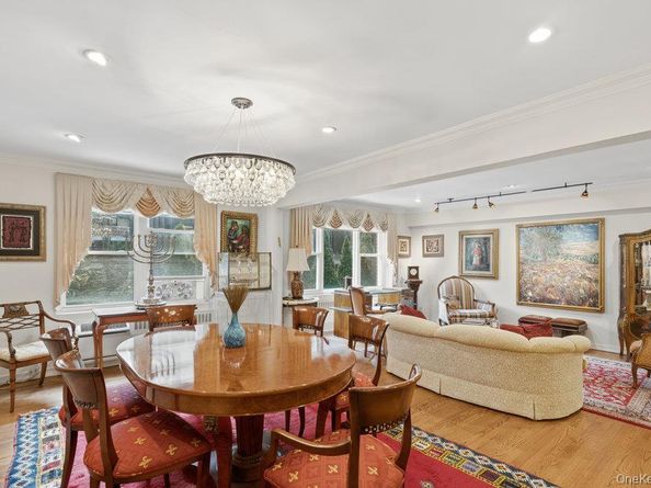 30 Stoner Avenue 1S, Great Neck NY 11021