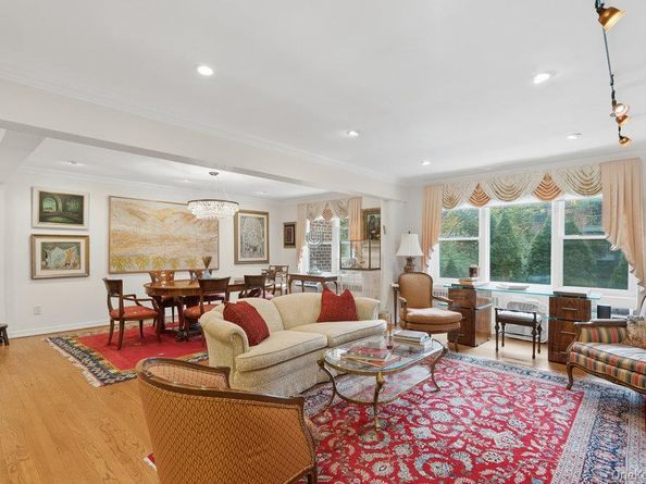 30 Stoner Avenue 1S, Great Neck NY 11021