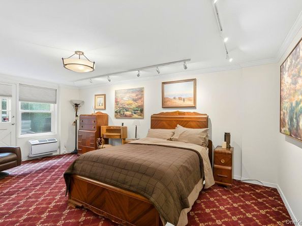 30 Stoner Avenue 1S, Great Neck NY 11021