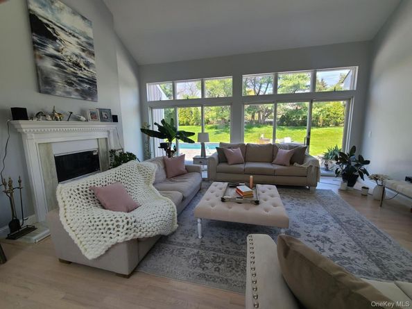 5 Field Lane, Miller Place NY 11764