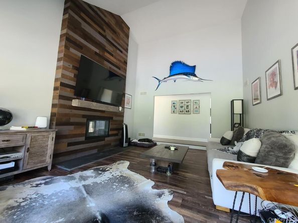 5 Field Lane, Miller Place NY 11764