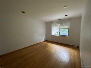 41 E View Court, Jericho NY 11753