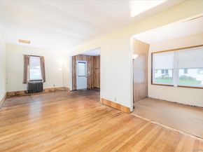 184 Dallas Street, Lindenhurst NY 11757