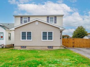 184 Dallas Street, Lindenhurst NY 11757