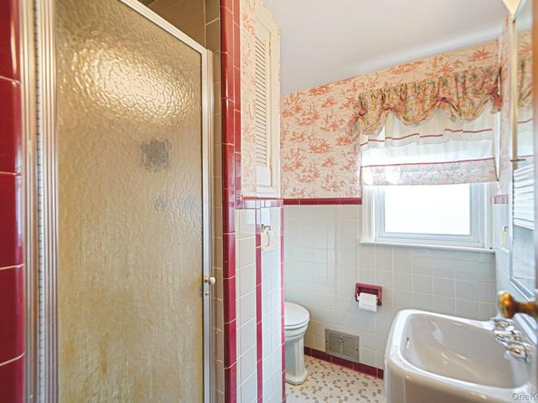 15 Berkshire Road, Merrick NY 11566