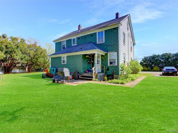 60 Lincoln Avenue, Sayville NY 11782
