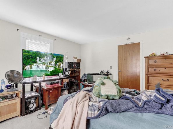 60 Lincoln Avenue, Sayville NY 11782