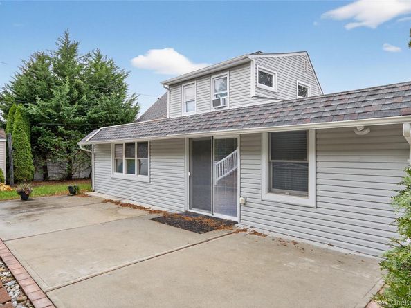 7 Lowland Road, Levittown NY 11756